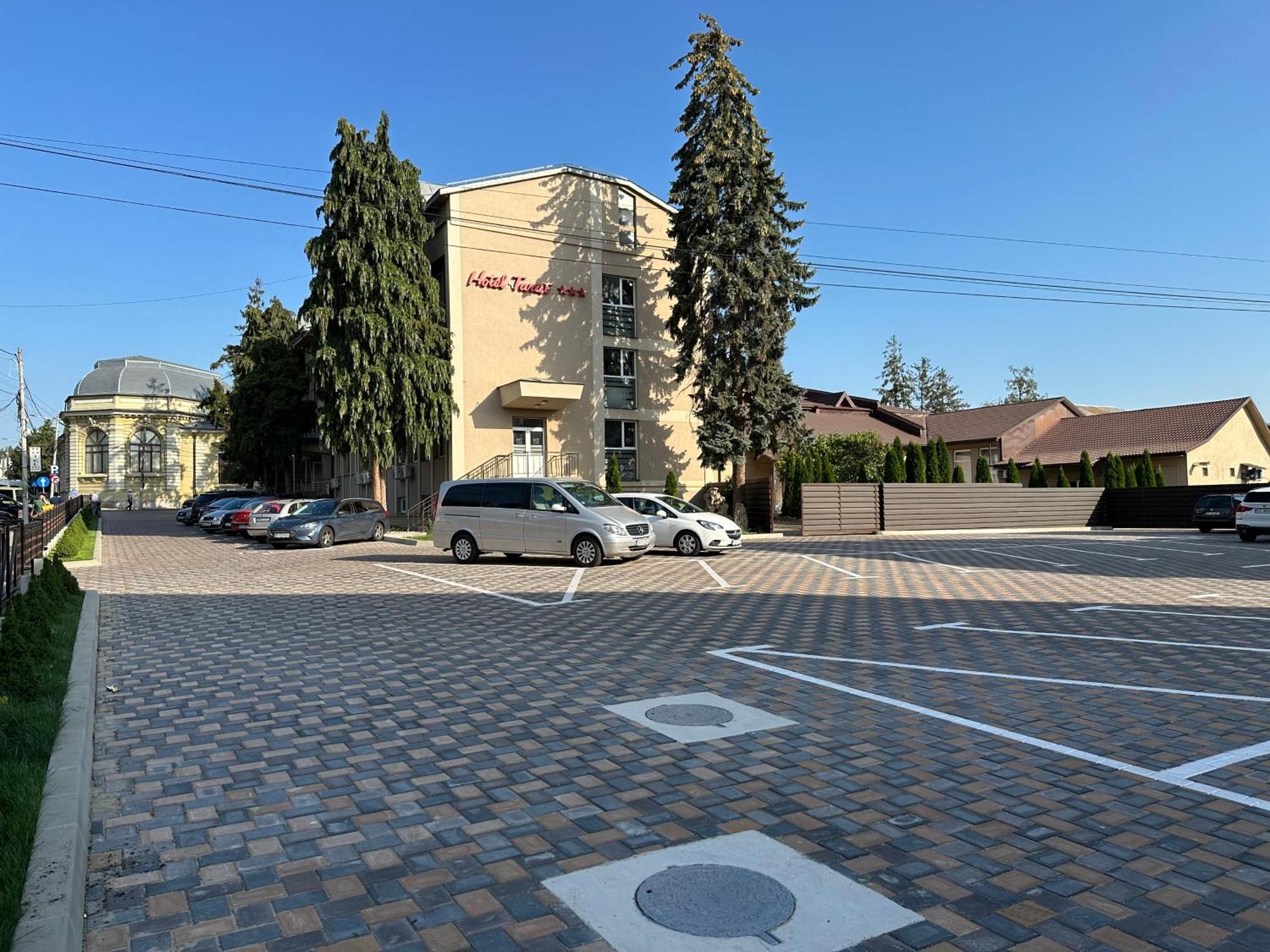 Hotel Turist Falticeni Exterior photo